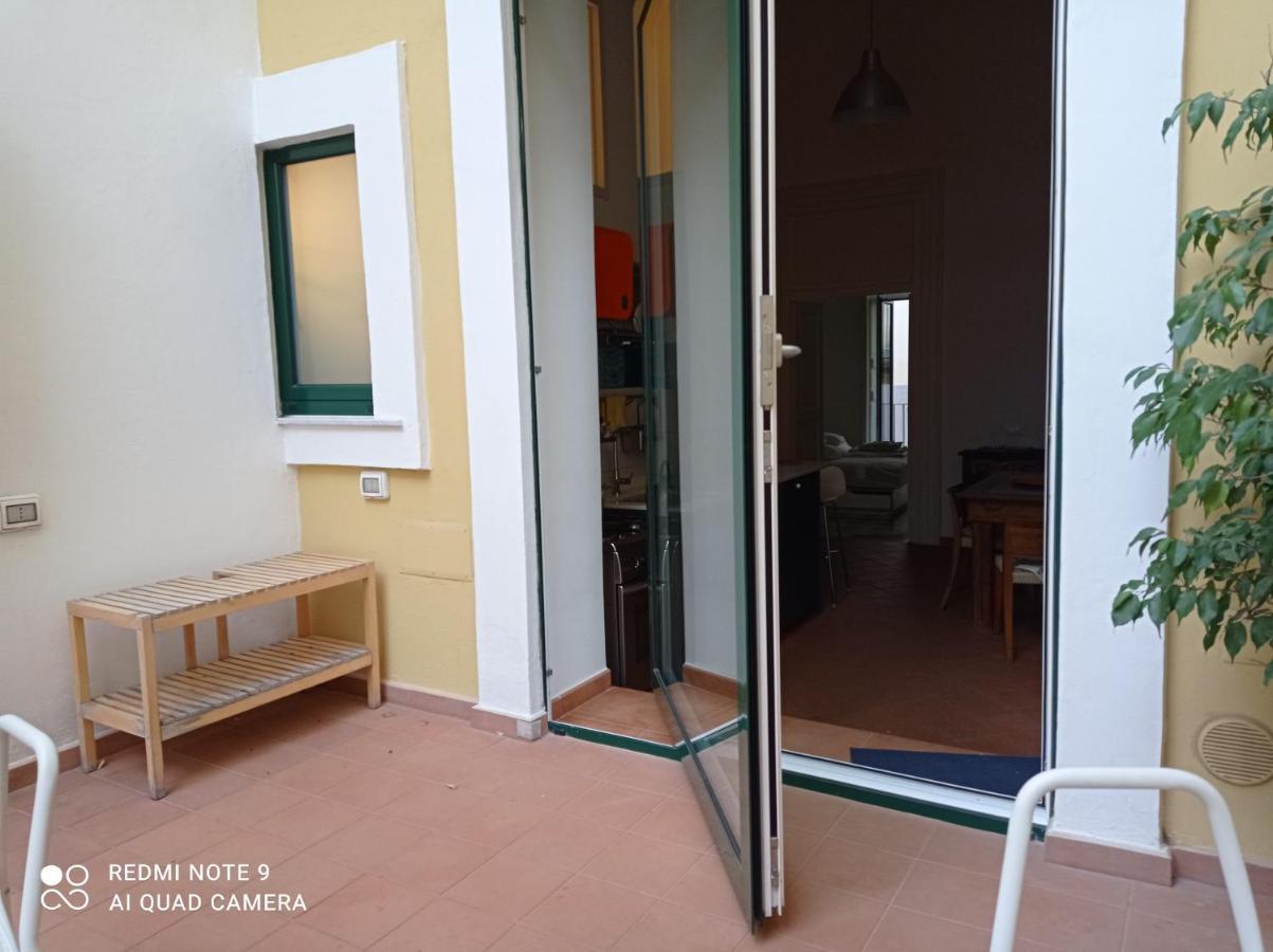 Haripergo Apartment Salerno Bagian luar foto