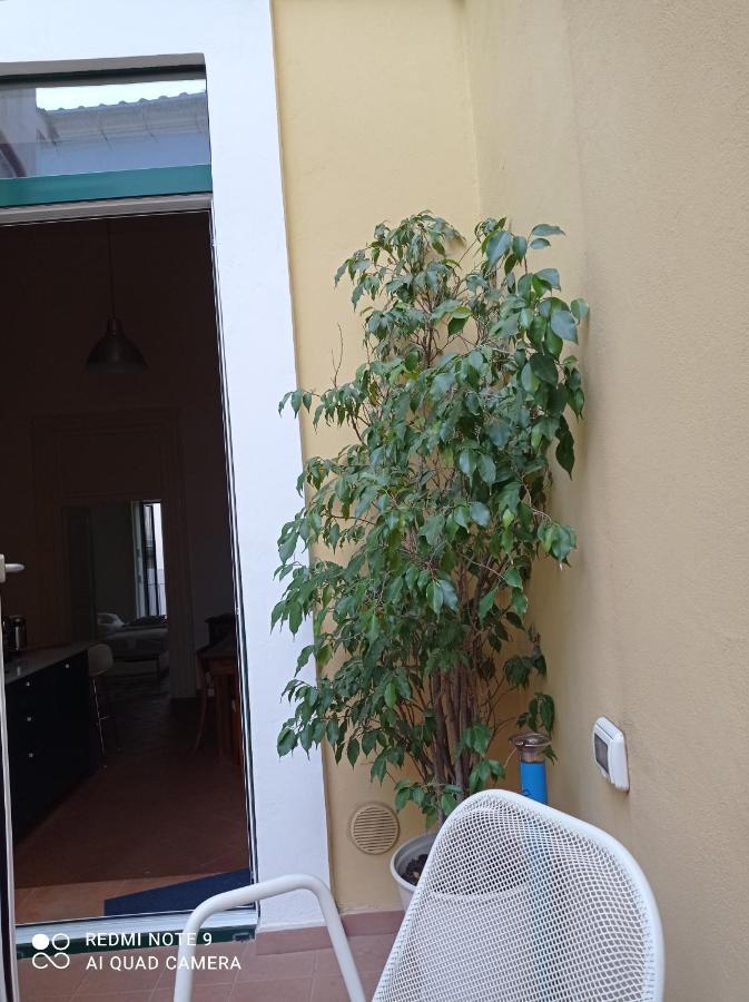Haripergo Apartment Salerno Bagian luar foto