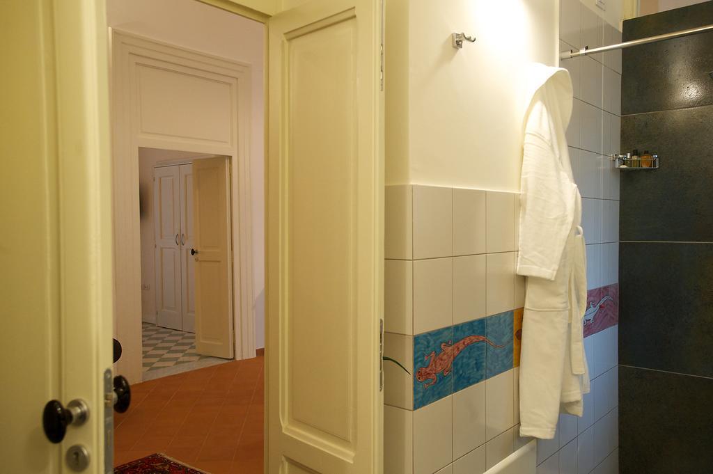 Haripergo Apartment Salerno Ruang foto