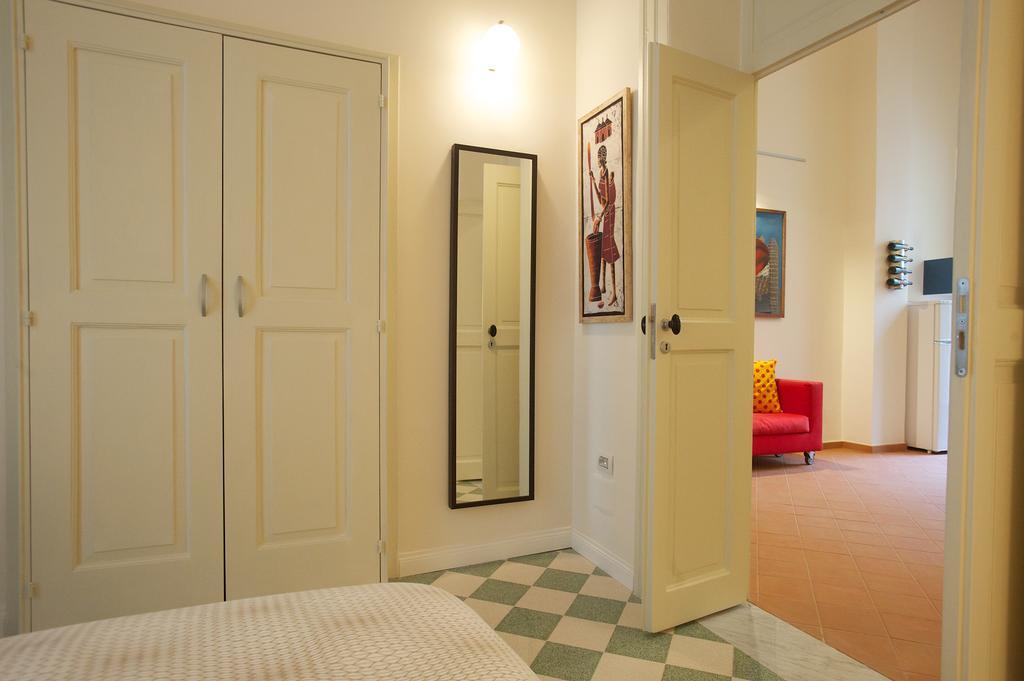 Haripergo Apartment Salerno Ruang foto