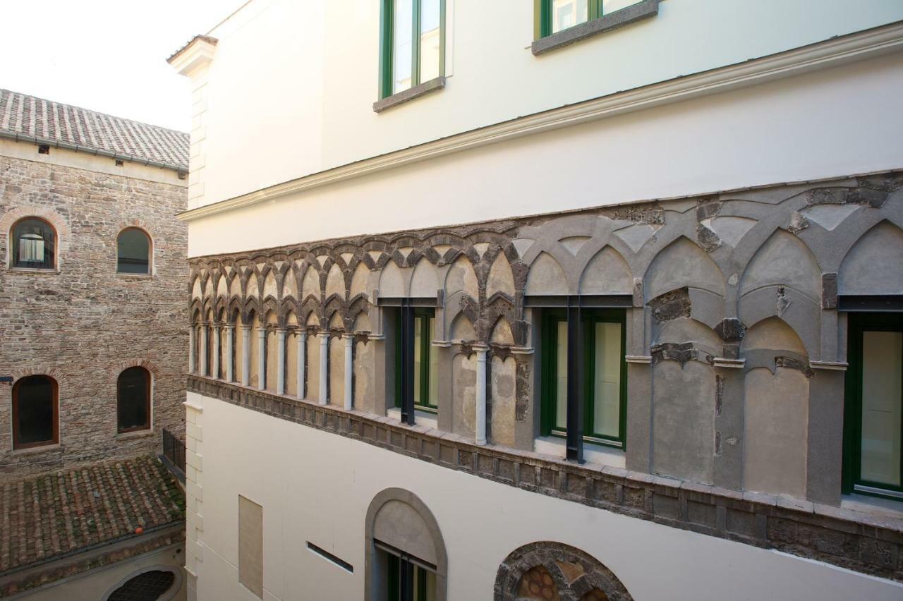 Haripergo Apartment Salerno Bagian luar foto
