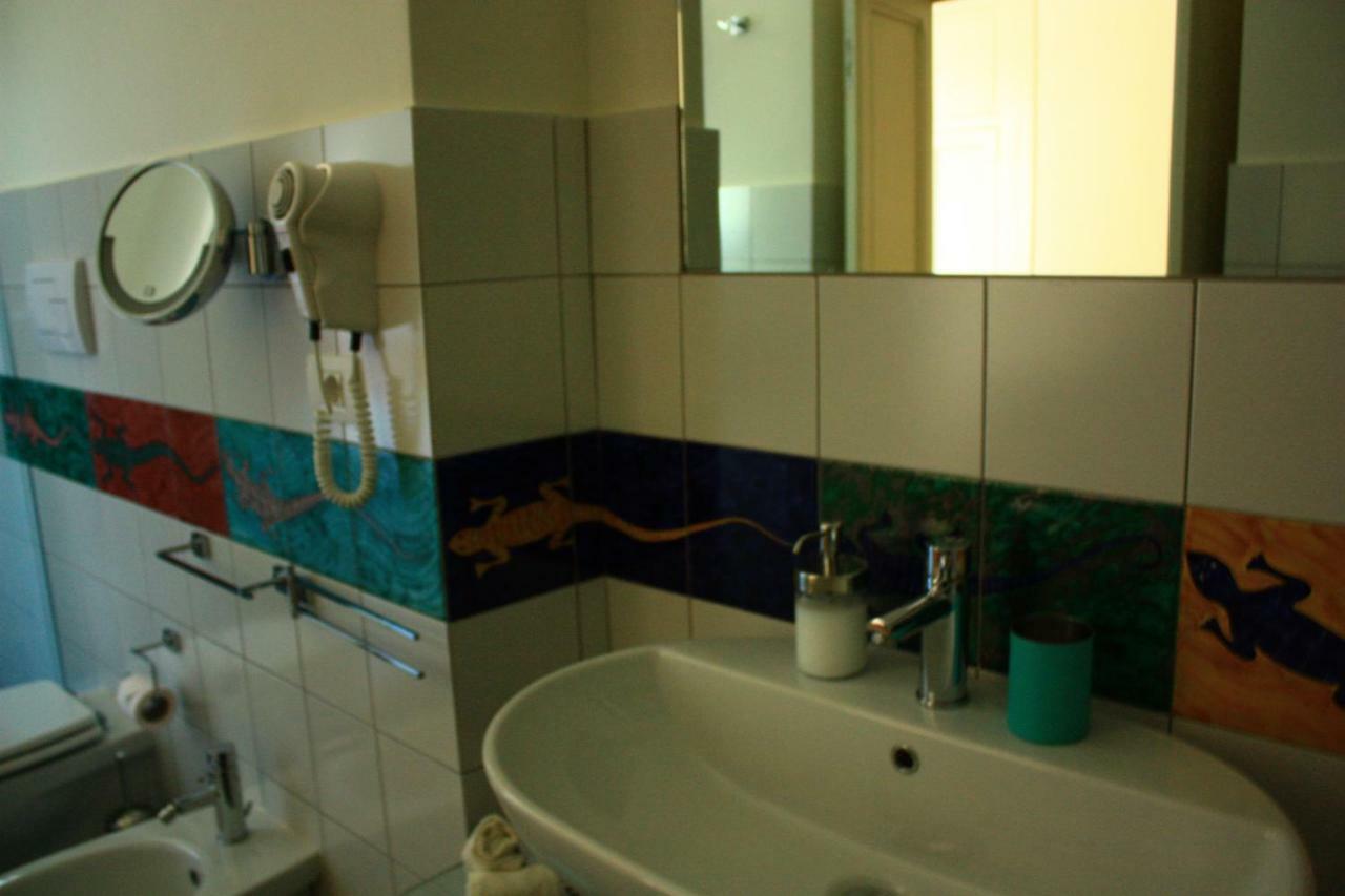 Haripergo Apartment Salerno Bagian luar foto